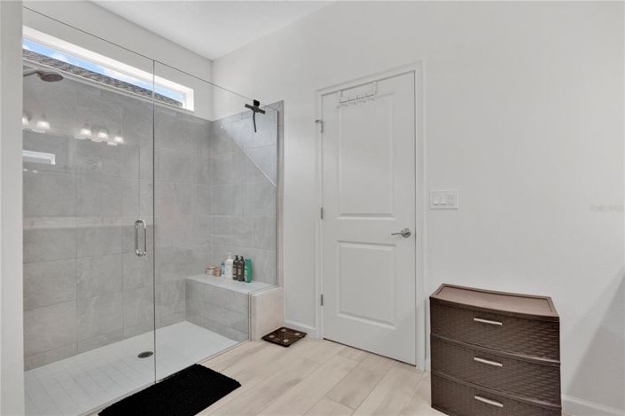 Image No.14-3 Bed House for sale