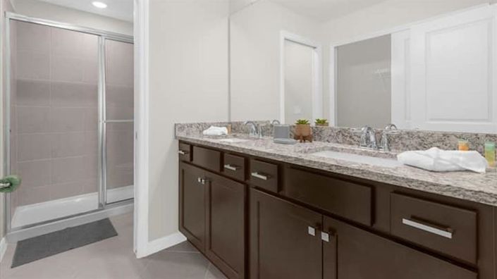 Image No.30-5 Bed Townhouse for sale