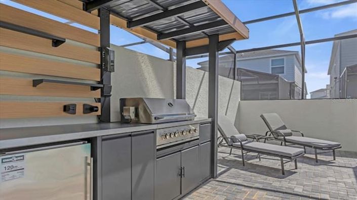 Image No.38-5 Bed Townhouse for sale