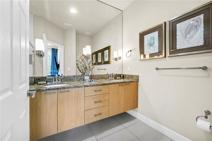 Image No.21-3 Bed Townhouse for sale