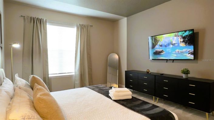 Image No.25-10 Bed House for sale