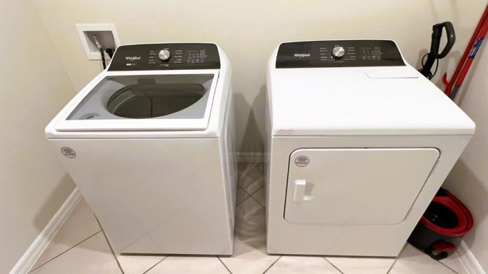 Image No.28-10 Bed House for sale