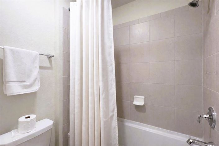 Image No.37-10 Bed House for sale