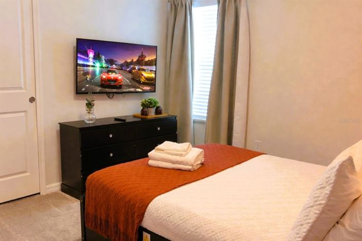 Image No.40-10 Bed House for sale