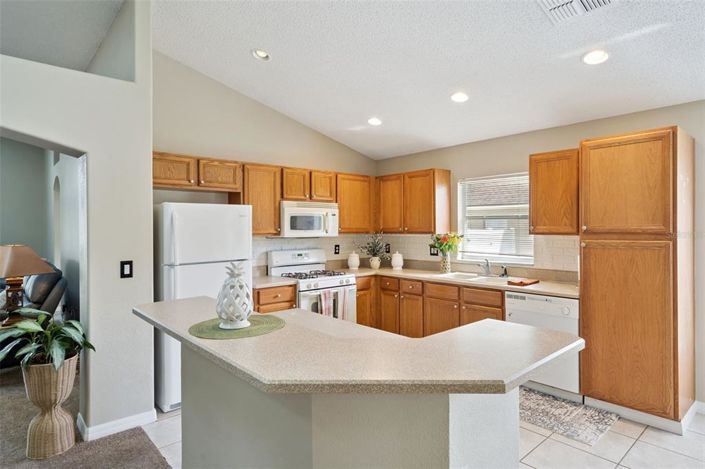 Image No.4-5 Bed House for sale