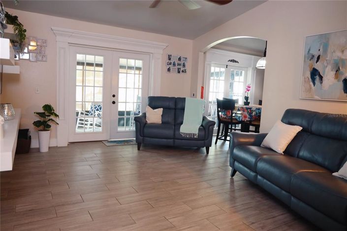 Image No.13-3 Bed House for sale