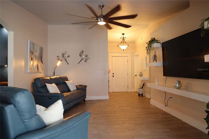 Image No.9-3 Bed House for sale