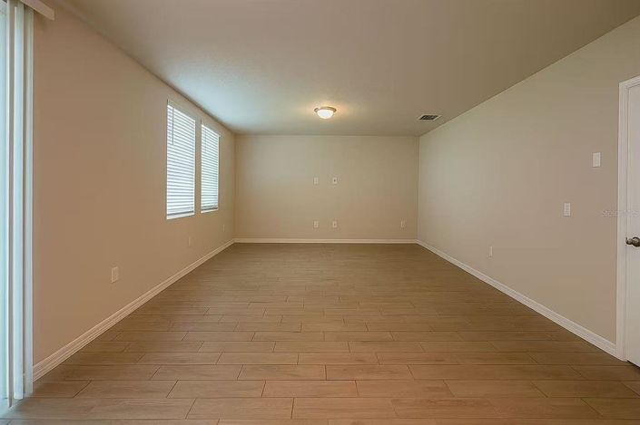 Image No.11-4 Bed House for sale