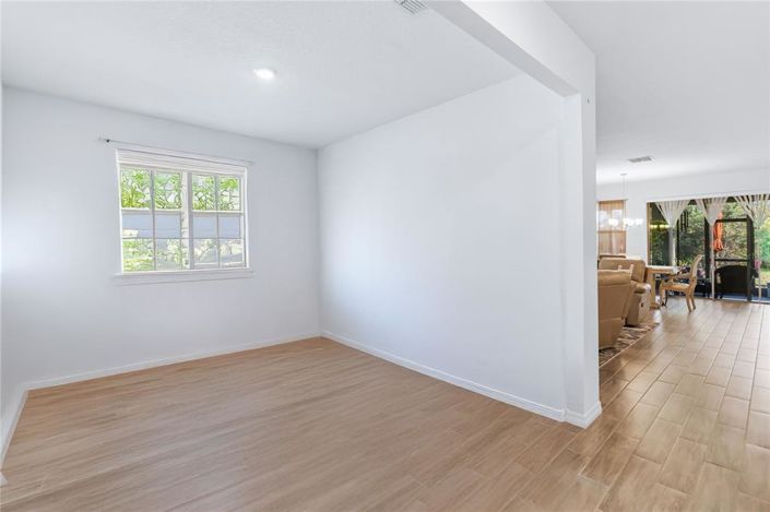 Image No.21-2 Bed House for sale