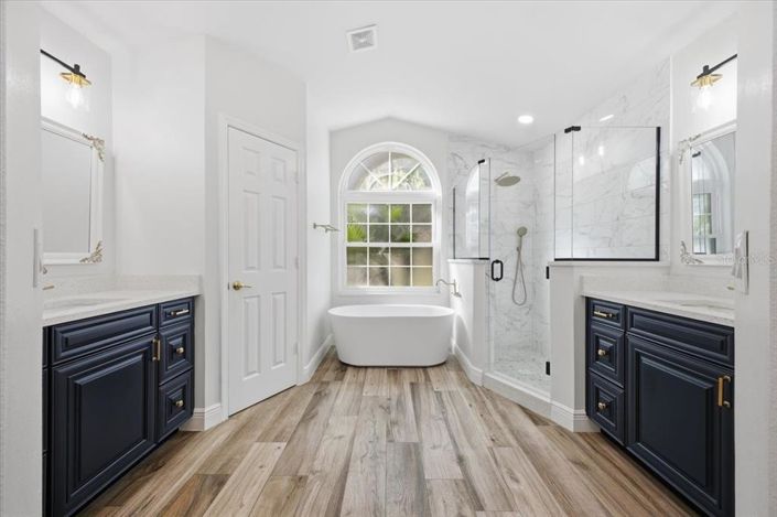 Image No.12-4 Bed House for sale