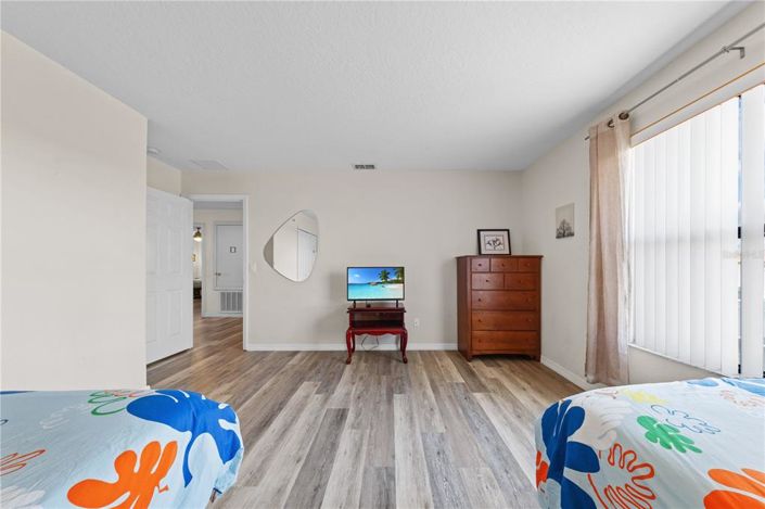 Image No.42-4 Bed House for sale