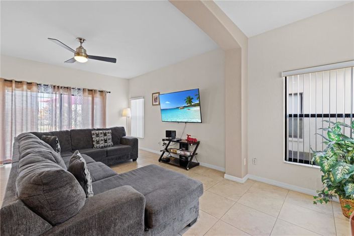 Image No.6-4 Bed House for sale