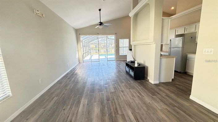 Image No.11-3 Bed House for sale