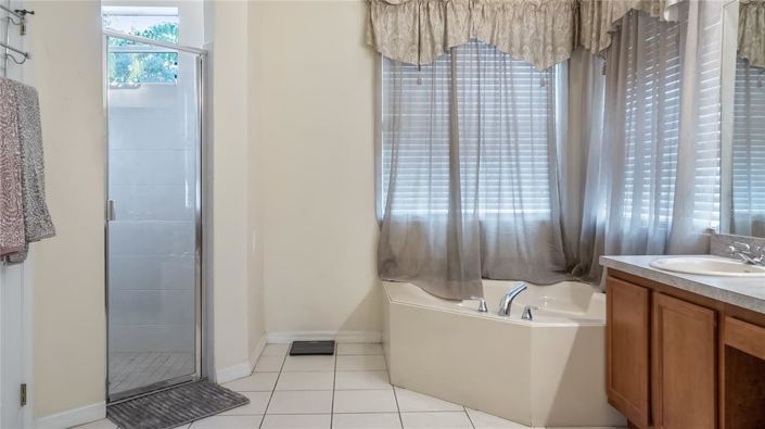 Image No.9-4 Bed House for sale