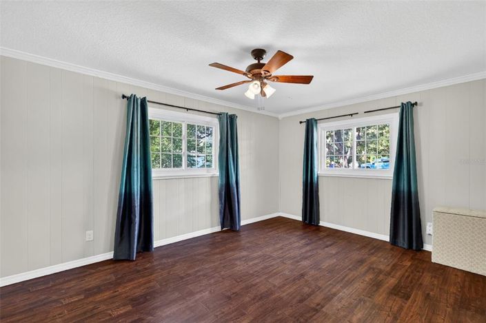 Image No.18-4 Bed House for sale