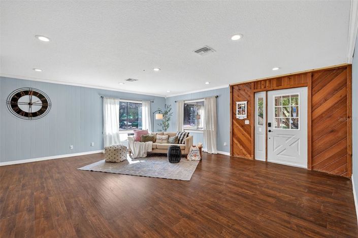 Image No.2-4 Bed House for sale