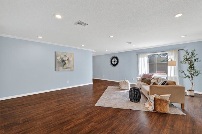 Image No.20-4 Bed House for sale