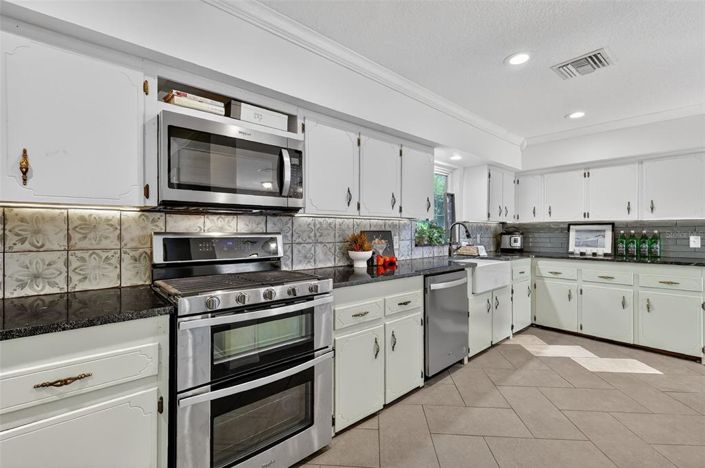 Image No.8-4 Bed House for sale