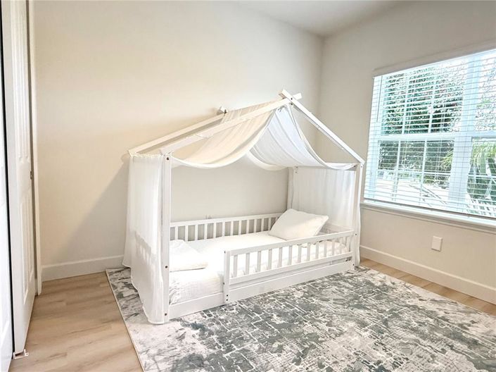 Image No.10-3 Bed House for sale