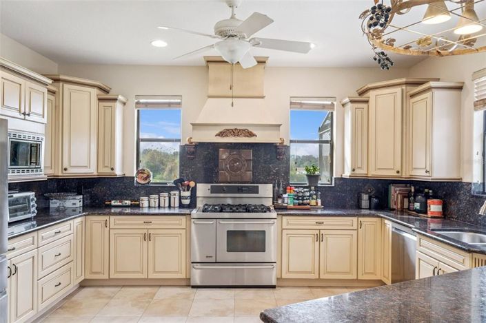 Image No.14-4 Bed House for sale