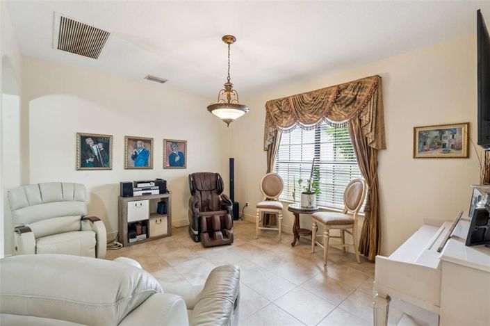 Image No.16-4 Bed House for sale