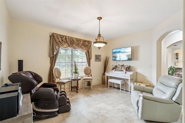 Image No.17-4 Bed House for sale