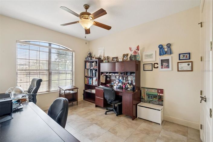 Image No.19-4 Bed House for sale