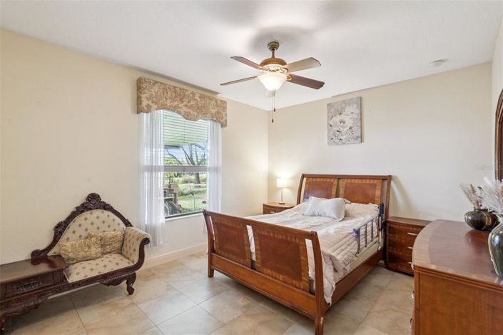 Image No.24-4 Bed House for sale