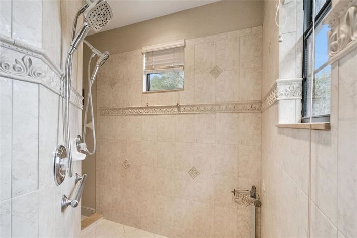 Image No.33-4 Bed House for sale