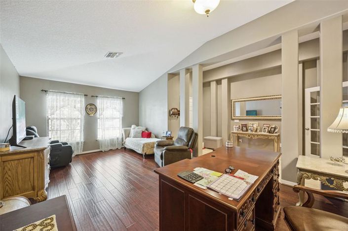 Image No.11-3 Bed House for sale