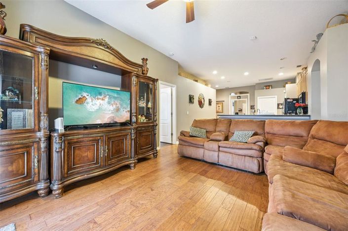 Image No.14-3 Bed House for sale