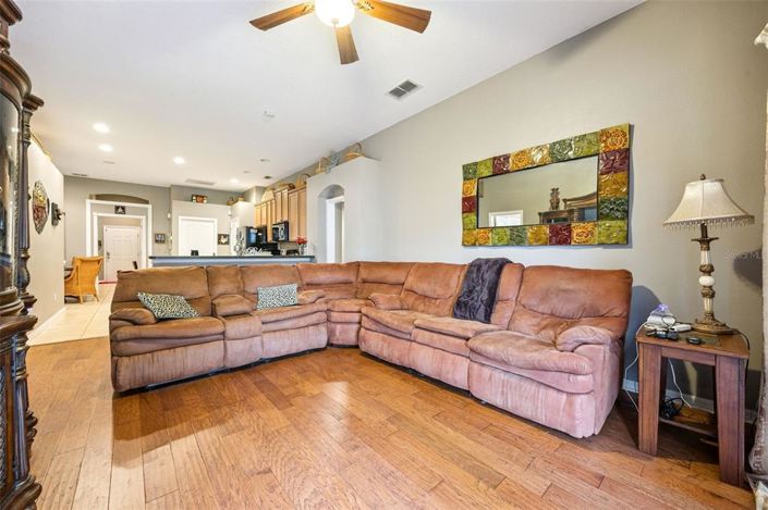 Image No.15-3 Bed House for sale