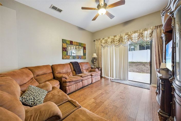 Image No.16-3 Bed House for sale