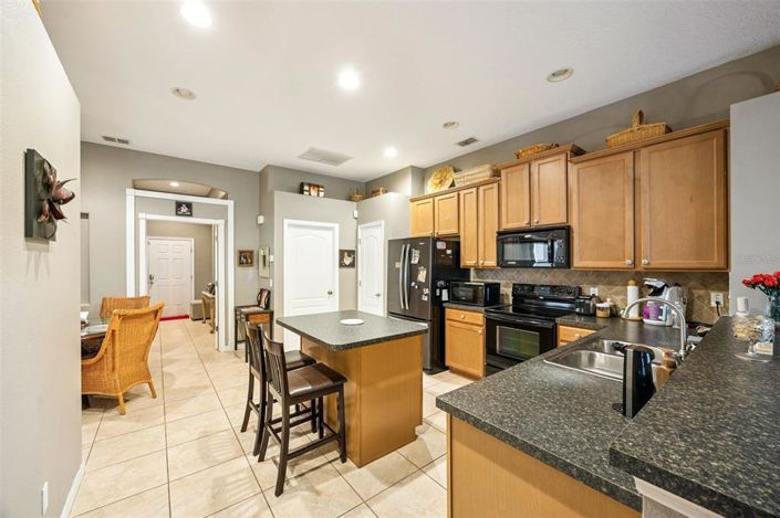 Image No.19-3 Bed House for sale