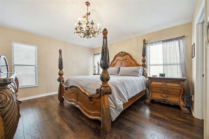 Image No.25-3 Bed House for sale