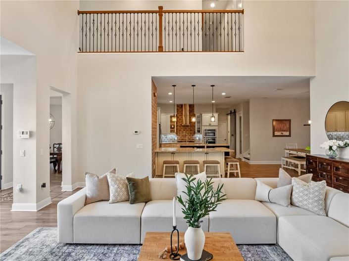 Image No.12-6 Bed House for sale