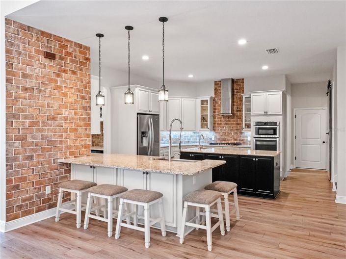 Image No.15-6 Bed House for sale