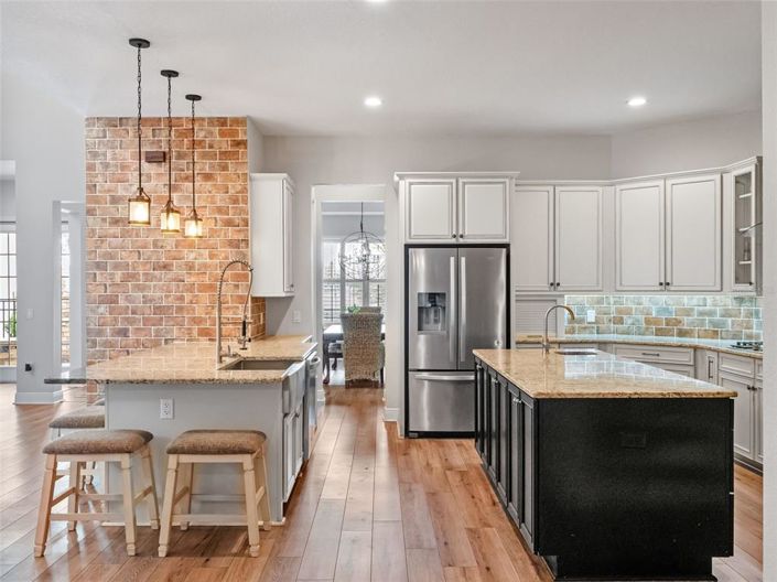 Image No.17-6 Bed House for sale