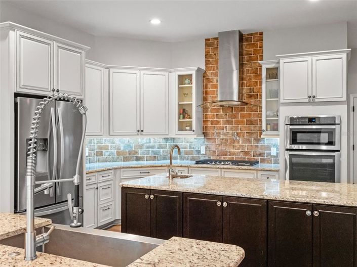 Image No.19-6 Bed House for sale