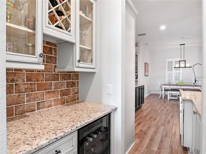 Image No.21-6 Bed House for sale