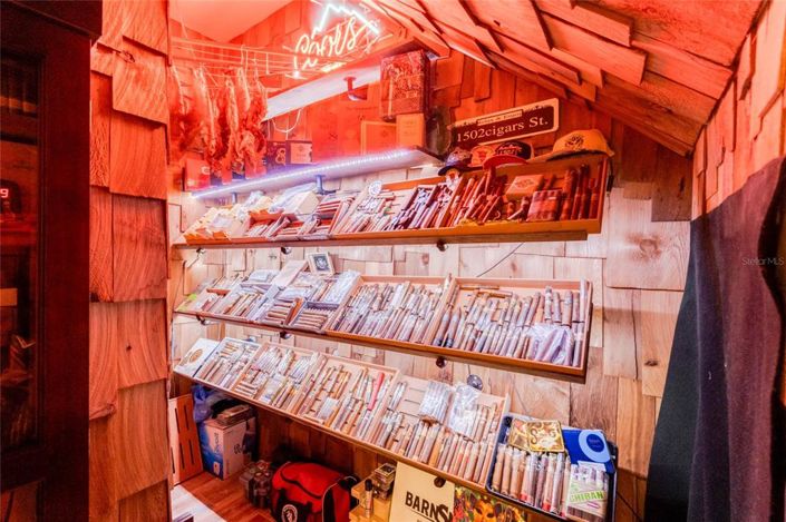 Image No.24-6 Bed House for sale