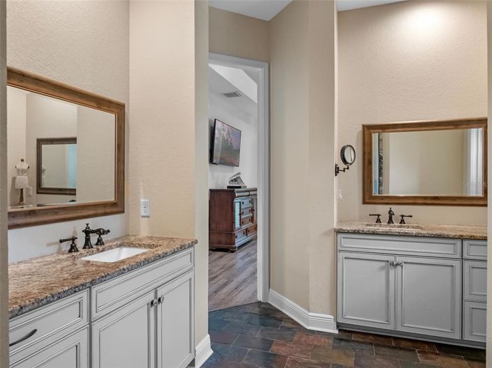 Image No.28-6 Bed House for sale