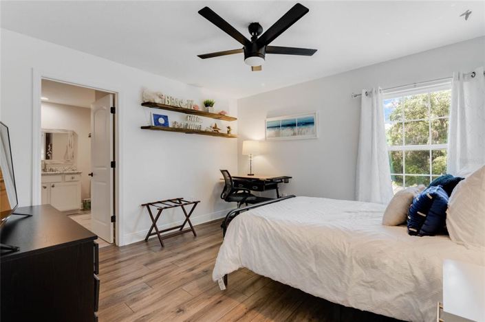 Image No.38-6 Bed House for sale