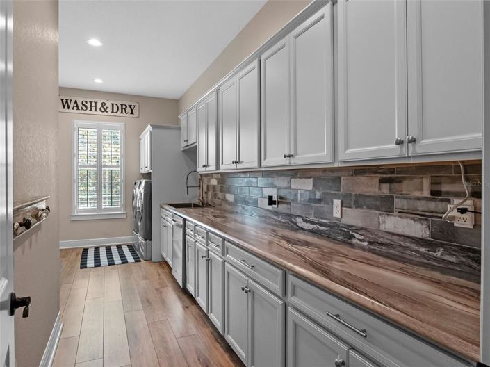 Image No.42-6 Bed House for sale