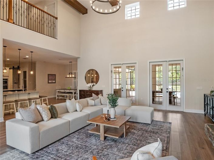 Image No.8-6 Bed House for sale