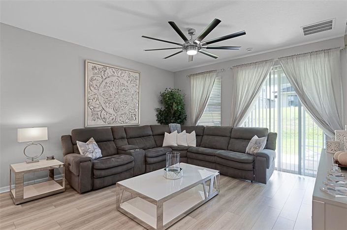 Image No.12-4 Bed House for sale