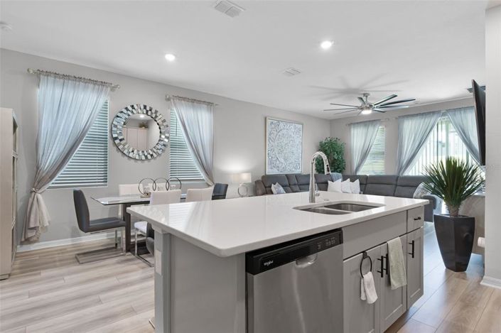 Image No.9-4 Bed House for sale