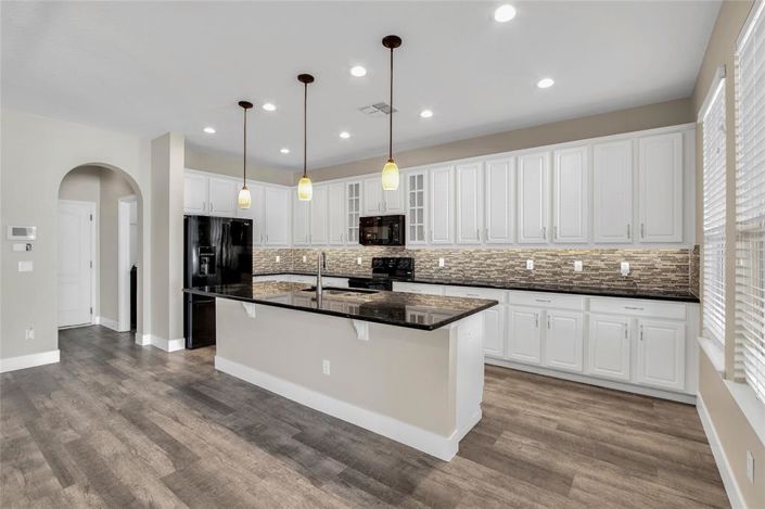 Image No.4-4 Bed House for sale