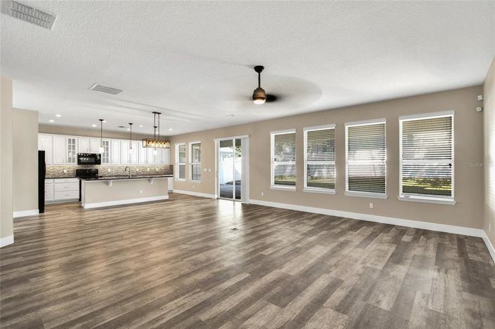 Image No.8-4 Bed House for sale