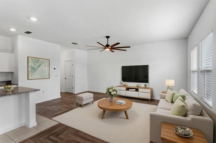 Image No.8-4 Bed House for sale